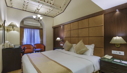 Deluxe Room King Bed
