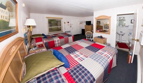 Superior Quadruple Room, Ensuite (Hillside Room 06)