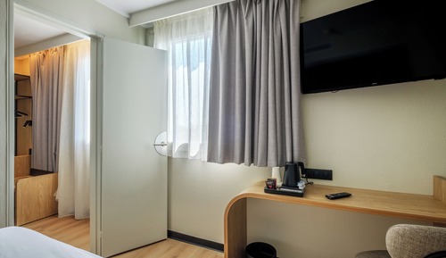 Junior Suite, 1 King Bed with Sofa bed