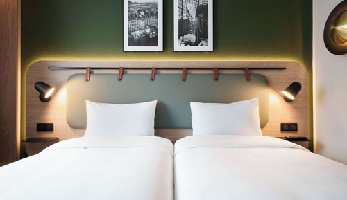 Room, 2 Twin Beds (Next Generation)