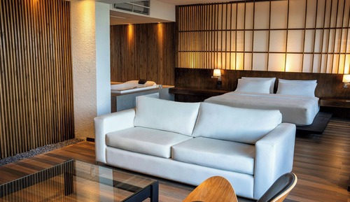 Luxury Suite, 1 King Bed, Balcony, River View