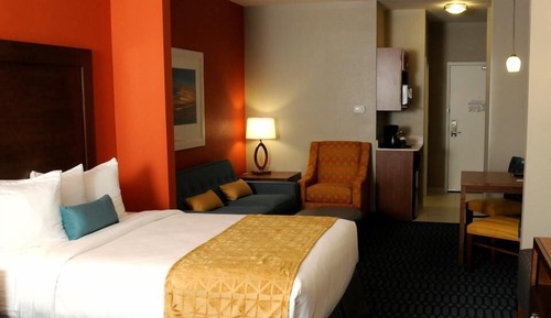 Suite, 1 King Bed, Accessible (The Lodge)