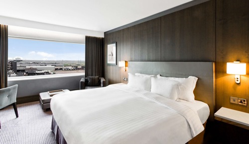 Premium Room (Runway View)