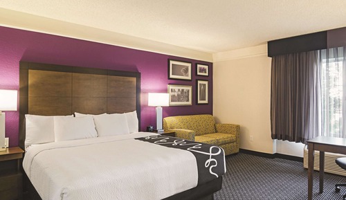Deluxe Room, 1 King Bed, Non Smoking