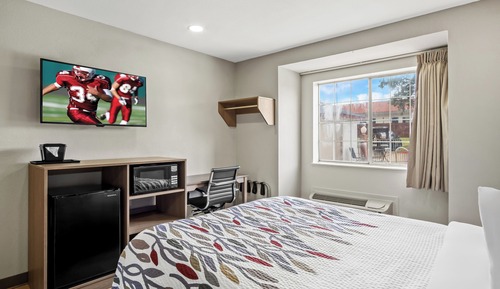 Deluxe Room, 1 Queen Bed, Non Smoking