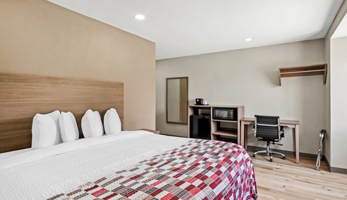 Deluxe Room, 1 King Bed, Accessible, Non Smoking (Acccessible)