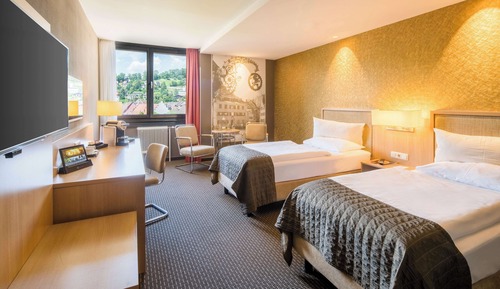 Standard Room, 2 Twin Beds (with Sofabed)