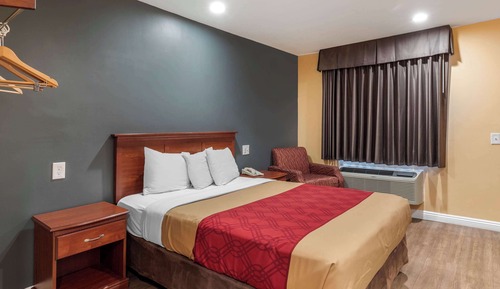 Standard Room, 1 Queen Bed, Non Smoking