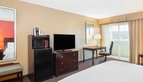 Standard Room, 1 King Bed, Balcony