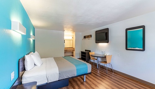 Deluxe Room, 1 King Bed, Accessible, Non Smoking