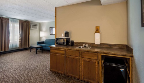 Suite, 1 King Bed, Non Smoking