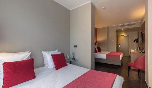 Superior Quadruple Room (with Extra Bed)