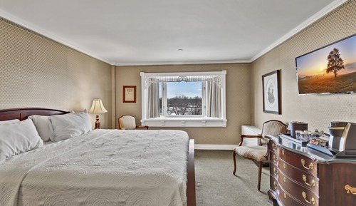 Premium King Riverside