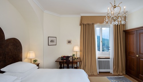 Suite (Hitchcock)