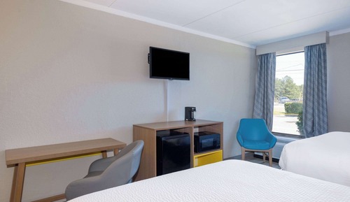 Room, 2 Queen Beds, Smoking