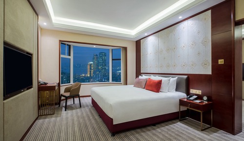 Deluxe Suite