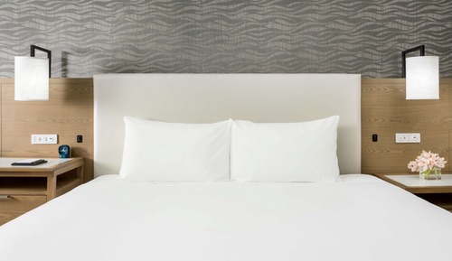 Executive Room, City View (Grand Bed)