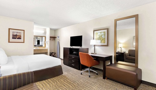 Standard Room, 1 Queen Bed with Sofa bed, Non Smoking