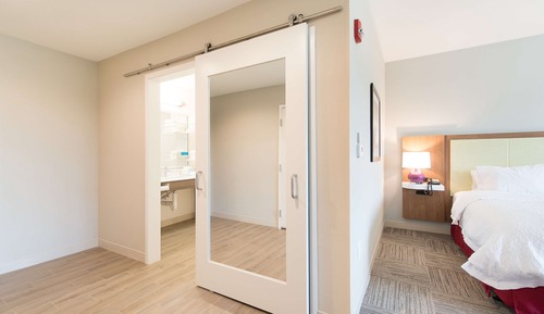 Studio, 1 King Bed, Accessible, Non Smoking (w/ roll-in shower)
