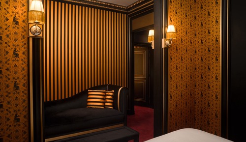 Suite, Connecting Rooms