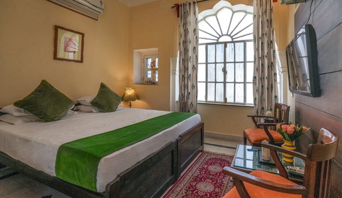 Heritage Standard Room