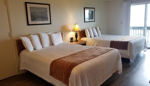 (B) Standard Room, 2 Queen Beds, Ground Floor (Pet Friendly)