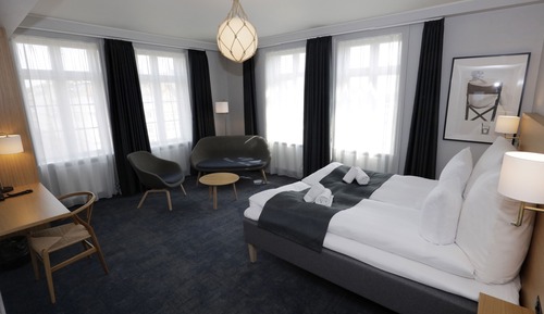 Superior Deluxe Double Room, Canal View