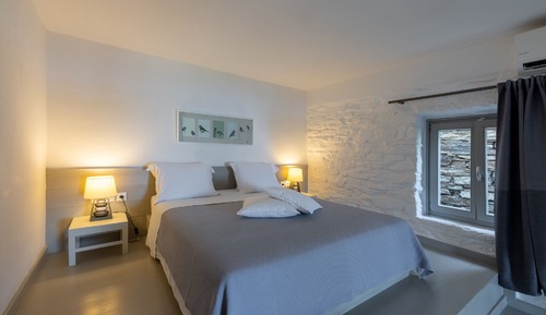 Honeymoon Suite, Sea View