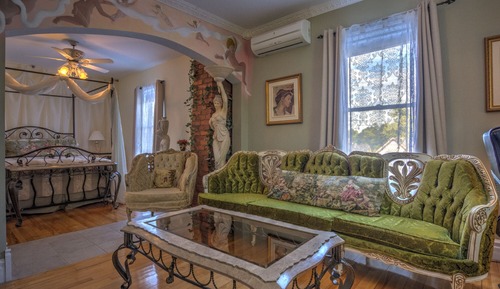 Suite, 1 Queen Bed