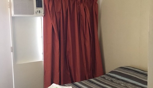 Standard Room (Queen)