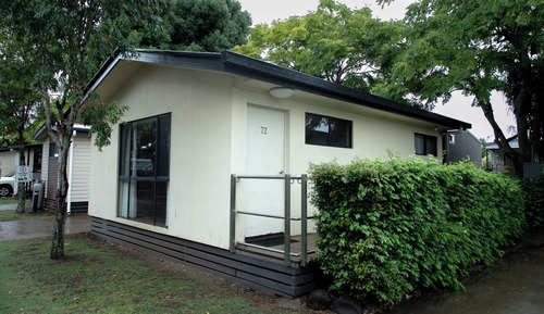 3 Bedroom Cabin 6 Berth