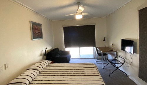 Executive Room, Non Smoking, Kitchenette (Executive Queen)