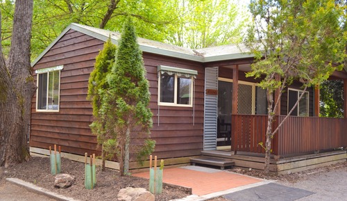 Pet Friendly Two Bedroom Spa Cabin - Bogong