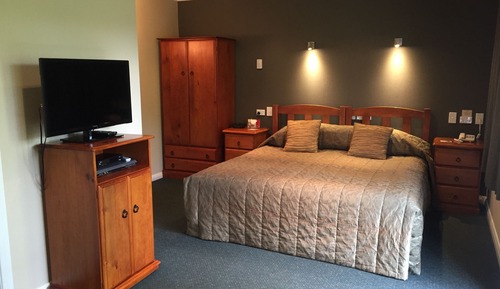 Deluxe Studio, Non Smoking, Balcony (Deluxe King Studio)