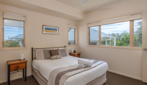 Hastings Cove 24 - Two Bedroom Ground Floor Garden Deluxe Apartment
