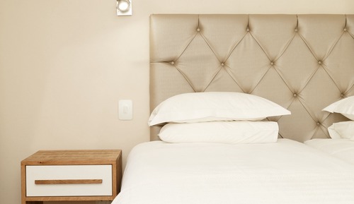 Courtyard Room - Twin Bed