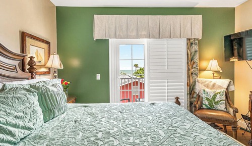 Balcony with Ocean view, 1 King bed, Spa Bath