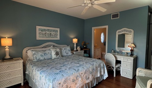 Balcony with Ocean view, 1 King bed, Shower