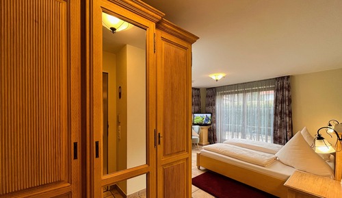 Classic Double Room, 1 King Bed, Non Smoking, Terrace