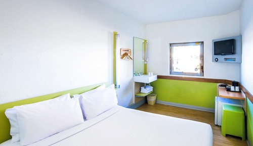 Room, Multiple Beds