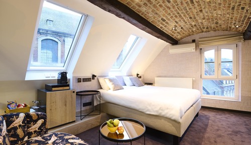 Luxury King Size Suite with Spa Bath