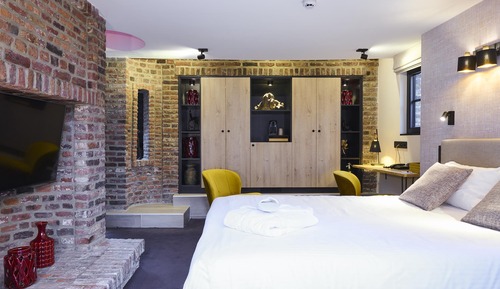 Luxury Suite with Spa Bath, Hammam and Balcony