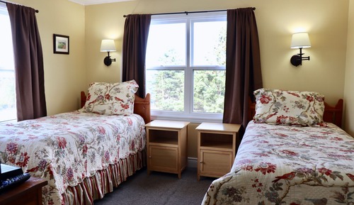 Standard Room, 2 Twin Beds, Private Bathroom