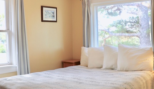Standard Room, 1 Queen Bed