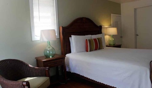Basic Room, 1 Queen Bed, Balcony