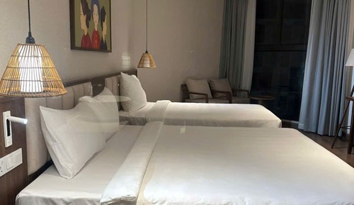 Superior Triple Room, Pool View