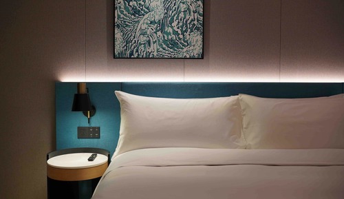 Room, 1 King Bed (Snack Bar)