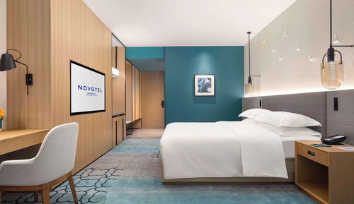 Superior Room, 1 King Bed, City View