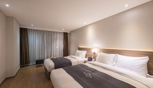 Terrace Deluxe Twin