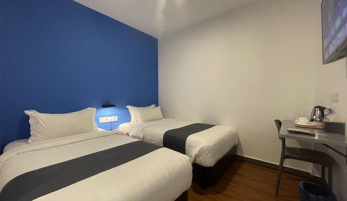 c. Standard Twin Room